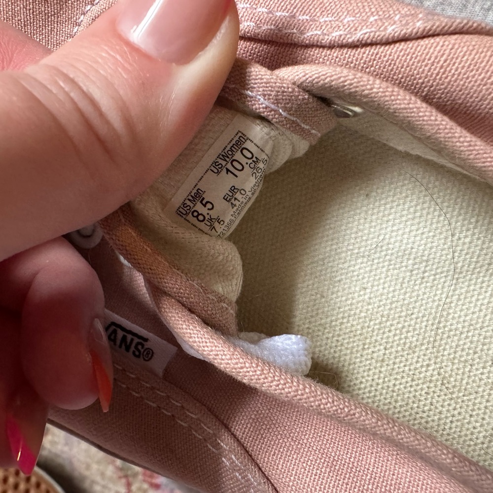 Vans - Picture 2 of 4